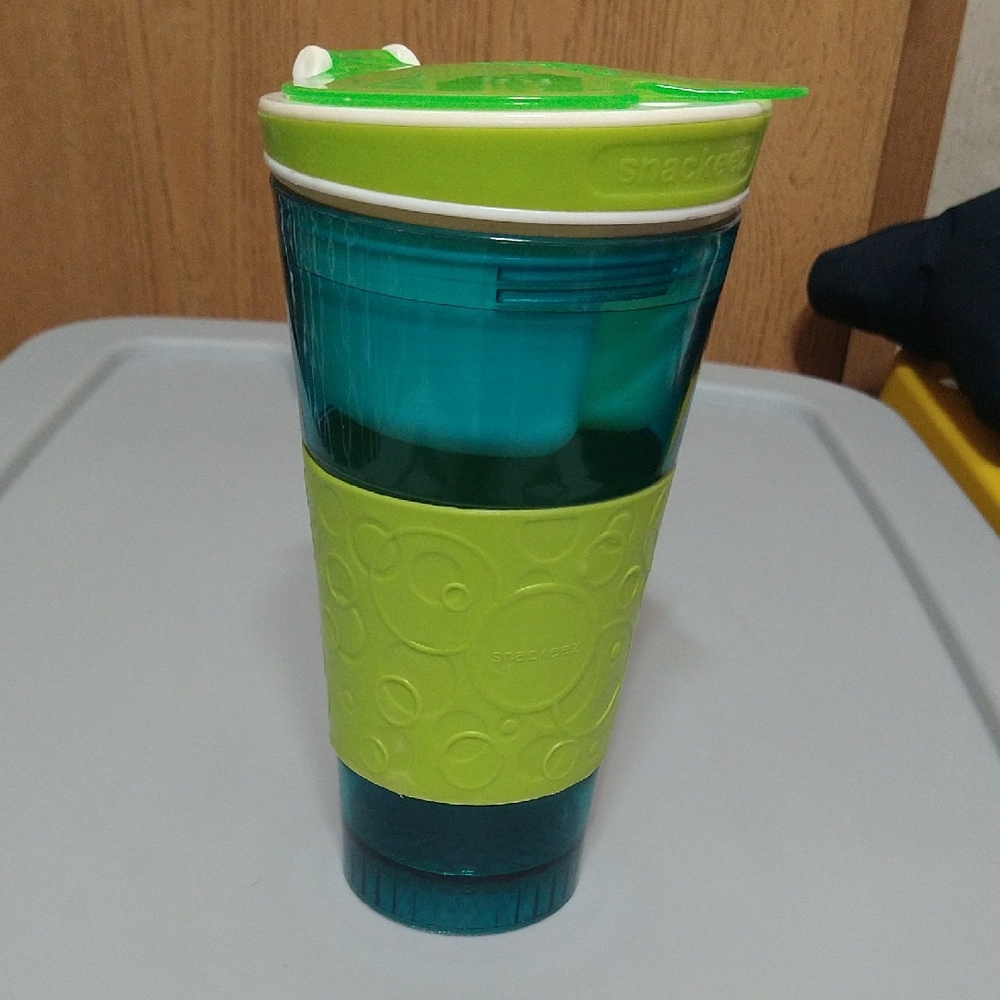 🩵10/$10 - Snackeez Cup